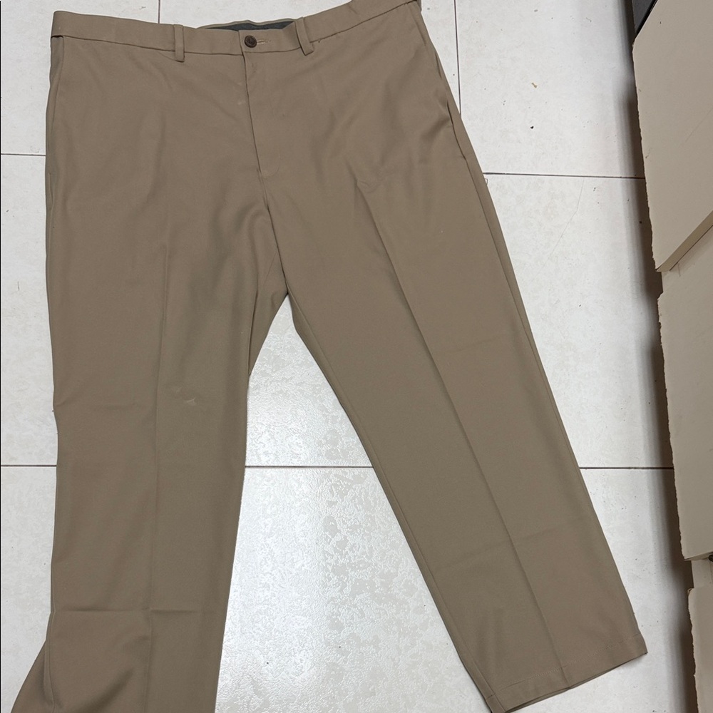 Men's Classic Haggar pro 18 cool pants Stretch Chino Pants - Tan